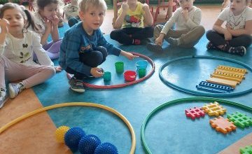 "Wesołe zbiory" - zabawy matematyczne w grupie 4-latków