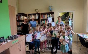 "Pasowanie na czytelnika" - zajęcia biblioteczne grupa 0B