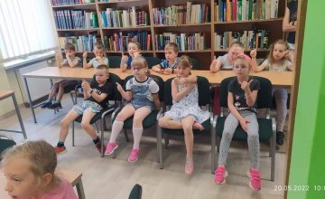 "Pasowanie na czytelnika" - zajęcia biblioteczne grupa 0A