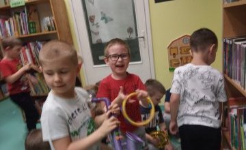 "Tydzień Bibliotek" - zajęcia biblioteczne grupa 5-latków