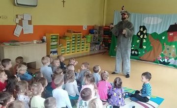 "Przyjaciele z zielonej polany" - Teatr Skrzat