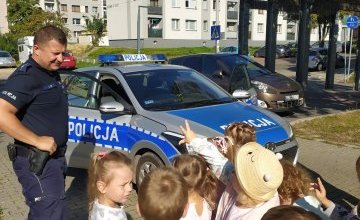 Spotkanie z policjantami w grupie 3 i 4-latków