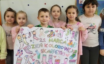  Dzień Kolorowej Skarpetki czyli Światowy Dzień Osób z Zespołem Downa - gr. 0B