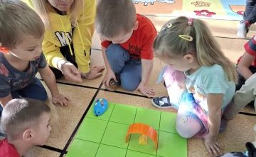 Kodowanie na dywanie - gr. 4-latków