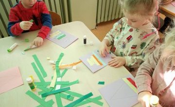 Dekoracje świąteczne w ramach projektu edukacyjnego "Zabawa sztuką" - gr. 4-latków