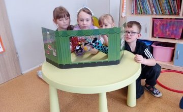 Międzynarodowy Dzień Teatru - grupa 0A i 5-latków