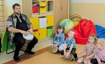 „Afrykańska szczypta muzyki” - warsztaty bębniarskie