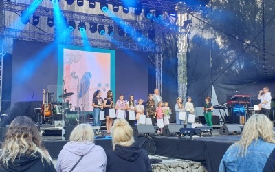 Wyróżnienie dla Emilii i Ignacego w Festiwalu Twórczości Muzycznej, Tanecznej i Plastycznej Dzieci i Młodzieży „Czeladzkie Talenty 2024”