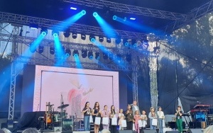 Wyróżnienie dla Emilii i Ignacego w Festiwalu Twórczości Muzycznej, Tanecznej i Plastycznej Dzieci i Młodzieży „Czeladzkie Talenty 2024” (4)