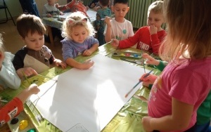 Freblowska przeplatanka i Szybki obraz w ramach projektu edukacyjnego "Zabawa sztuką" - gr. 4-latków (7)