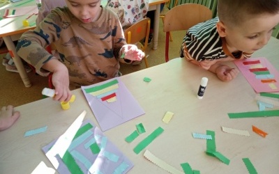 Dekoracje świąteczne w ramach projektu edukacyjnego "Zabawa sztuką" - gr. 4-latków (6)