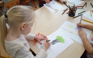 "Malarka dusz" oraz "Laboratorium koloru" - projekt "Zabawa sztuką" - gr. 4-latków (1)