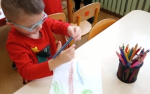 "Malarka dusz" oraz "Laboratorium koloru" - projekt "Zabawa sztuką" - gr. 4-latków (5)