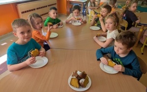 Pieczemy ciasto z okazji Dnia Marchewki - gr. 0B (5)