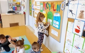 ,,Nie wyrzucaj do śmieci wszystkiego co leci - recykling na co dzień” - grupa 0A (6)