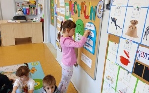 ,,Nie wyrzucaj do śmieci wszystkiego co leci - recykling na co dzień” - grupa 0A (7)