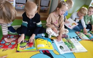 Dzień Bibliotekarza i Bibliotek - gr. 0B i 5-latki (5)