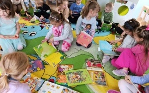 Dzień Bibliotekarza i Bibliotek - gr. 0B i 5-latki (7)