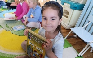 Dzień Bibliotekarza i Bibliotek - gr. 0B i 5-latki (7)
