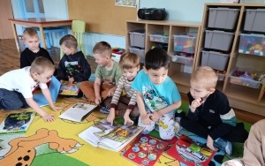 Dzień Bibliotekarza i Bibliotek - gr. 0B i 5-latki (8)