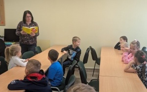 Międzynarodowy Dzień Telefonów Zaufania dla Dzieci i Młodzieży - zajęcia biblioteczne gr. 0B (2)