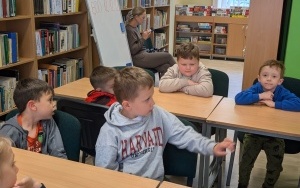 Międzynarodowy Dzień Telefonów Zaufania dla Dzieci i Młodzieży - zajęcia biblioteczne gr. 0B (1)