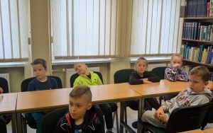 Międzynarodowy Dzień Telefonów Zaufania dla Dzieci i Młodzieży - zajęcia biblioteczne gr. 0B (3)