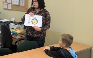 Międzynarodowy Dzień Telefonów Zaufania dla Dzieci i Młodzieży - zajęcia biblioteczne gr. 0B (4)