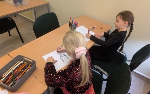 Międzynarodowy Dzień Telefonów Zaufania dla Dzieci i Młodzieży - zajęcia biblioteczne gr. 0B (7)