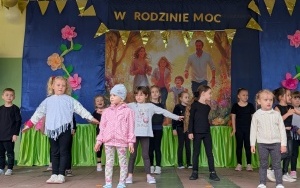 Festyn Rodzinny pod hasłem "Rodzina ma moc" (1)