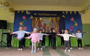 Festyn Rodzinny pod hasłem "Rodzina ma moc" (1)
