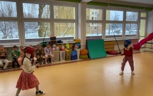 Podsumowanie zajęć szermierki w ramach projektu "Od przedszkolaka do olimpijczyka" (2)