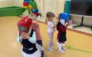 Podsumowanie zajęć szermierki w ramach projektu "Od przedszkolaka do olimpijczyka" (1)