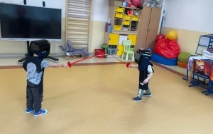 Podsumowanie zajęć szermierki w ramach projektu "Od przedszkolaka do olimpijczyka" (3)