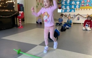 Podsumowanie zajęć szermierki w ramach projektu "Od przedszkolaka do olimpijczyka" (8)