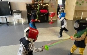 Podsumowanie zajęć szermierki w ramach projektu "Od przedszkolaka do olimpijczyka" (9)