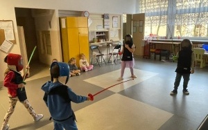 Podsumowanie zajęć szermierki w ramach projektu "Od przedszkolaka do olimpijczyka"