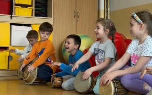 „Afrykańska szczypta muzyki” - warsztaty bębniarskie (2)