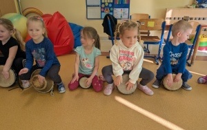 „Afrykańska szczypta muzyki” - warsztaty bębniarskie (8)