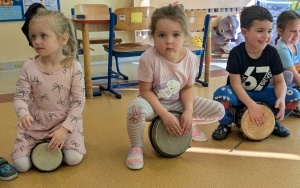 „Afrykańska szczypta muzyki” - warsztaty bębniarskie (11)