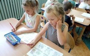 „Uczymy się bezpieczeństwa - zajęcia w ramach akcji „Bezpieczne wakacje” i „Bezpieczna woda" (2)