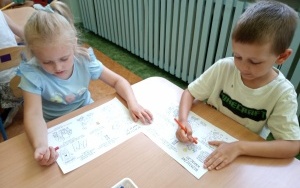 „Uczymy się bezpieczeństwa - zajęcia w ramach akcji „Bezpieczne wakacje” i „Bezpieczna woda" (2)