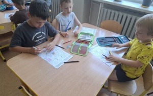„Uczymy się bezpieczeństwa - zajęcia w ramach akcji „Bezpieczne wakacje” i „Bezpieczna woda" (10)