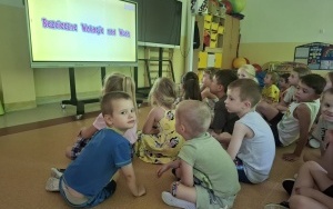 „Uczymy się bezpieczeństwa - zajęcia w ramach akcji „Bezpieczne wakacje” i „Bezpieczna woda" (11)