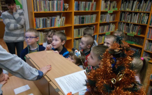 Mały bibliotekarz - zajęcia biblioteczne grupa 5A