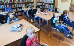 5-latki w bibliotece