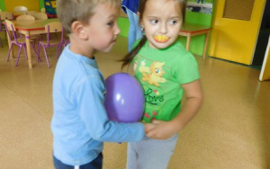 Dzień Chłopaka - taniec z balonem 