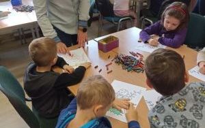 "Ile kropek ma muchomor?" - zajęcia biblioteczne gr. 5-latków (3)