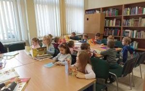 „Dzień Białej Skarpetki” - zajęcia biblioteczne gr. 5-latków (4)