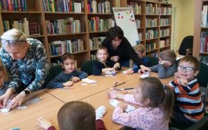 „Dzień Białej Skarpetki” - zajęcia biblioteczne gr. 5-latków (7)